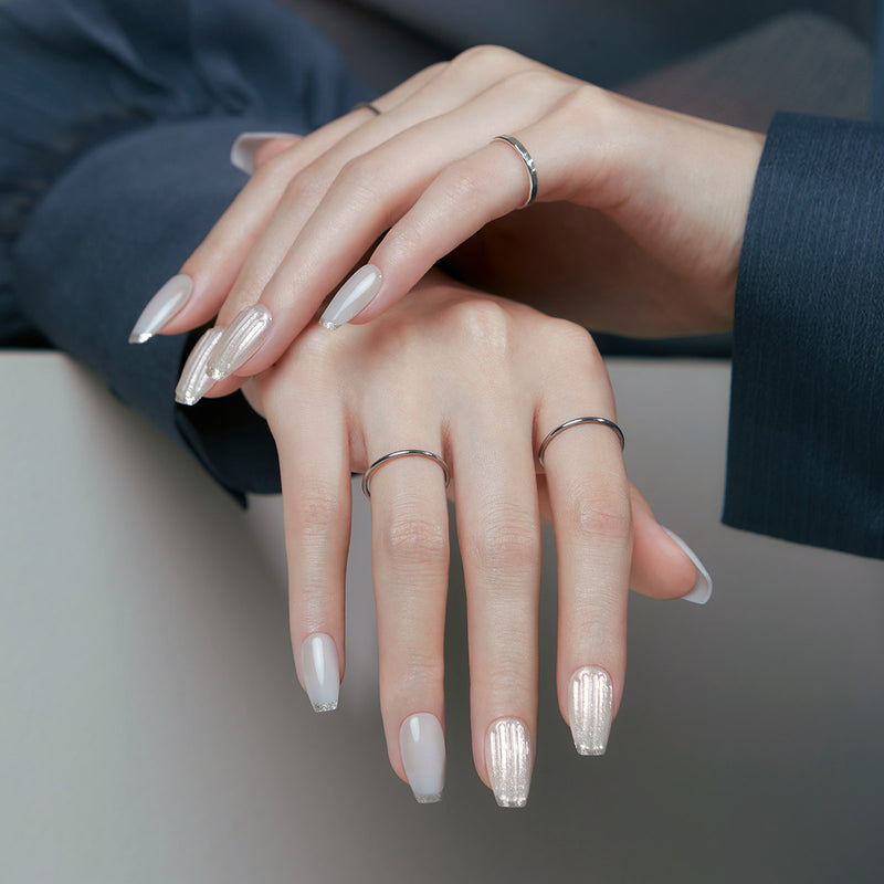 [GLASSY] MAGIC PRESS NAIL - GLASS GREY