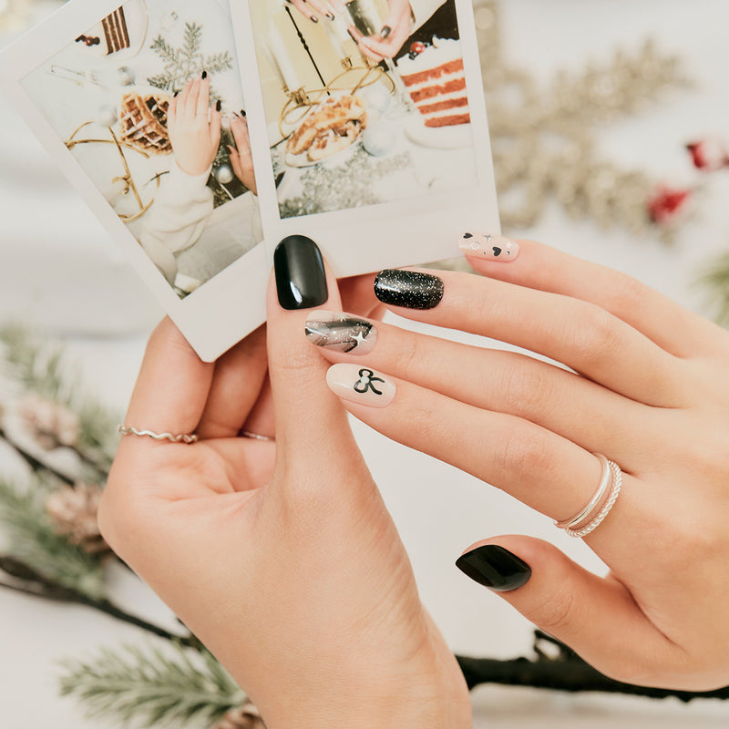 [HAPPY SNOW] GLOW GEL NAIL – KITSCH BLACK