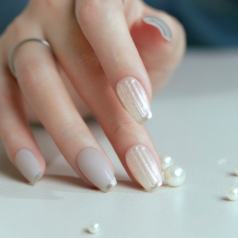 [GLASSY] MAGIC PRESS NAIL - GLASS GREY