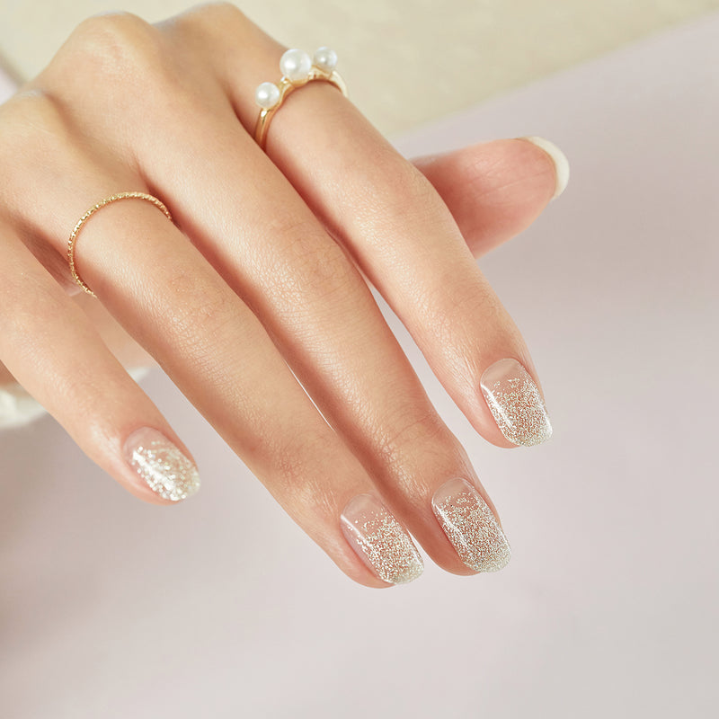 [COLOUR RANGE] GLOW GEL NAIL – CHAMPAGNE