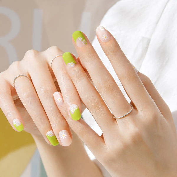 [THE FIRST GLOW] GLOW GEL NAIL – LIME DAISY